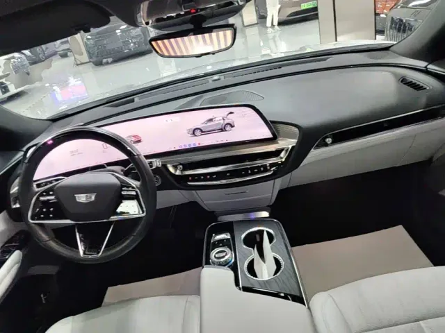 Cadillac Lyriq — Фото автомобиля 9
