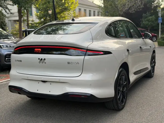 IM Motors LS6 — Фото автомобиля 11