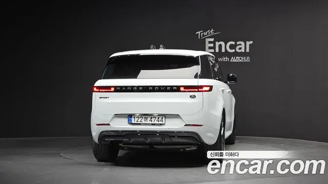 Land Rover Range Rover Sport — Фото автомобиля 4