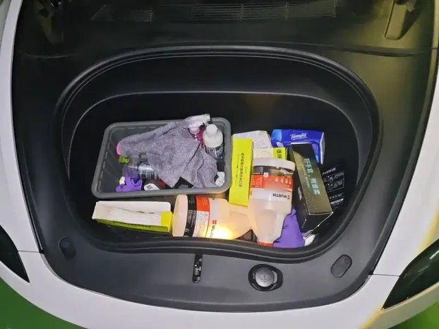Tesla Model 3 — Фото автомобиля 16