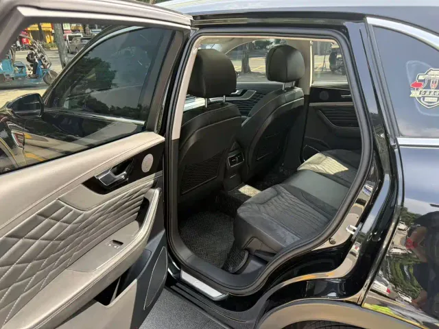 Hongqi HS5 — Фото автомобиля 11