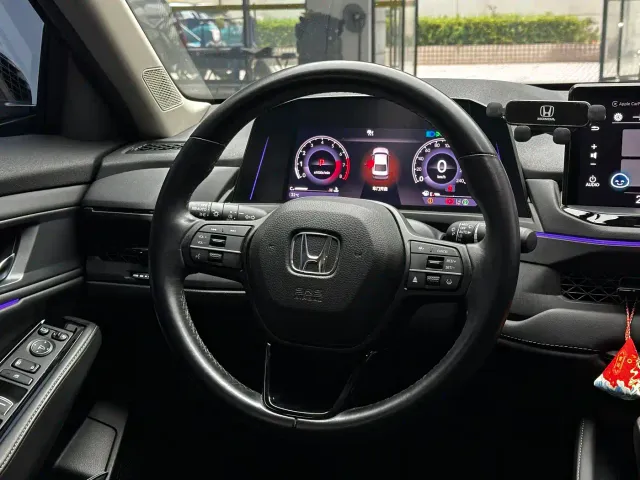 Honda Accord — Фото автомобиля 10
