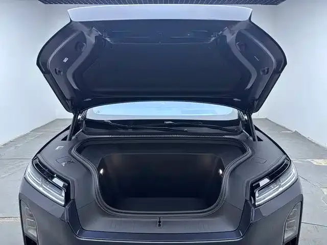 Nio ES8 — Фото автомобиля 15