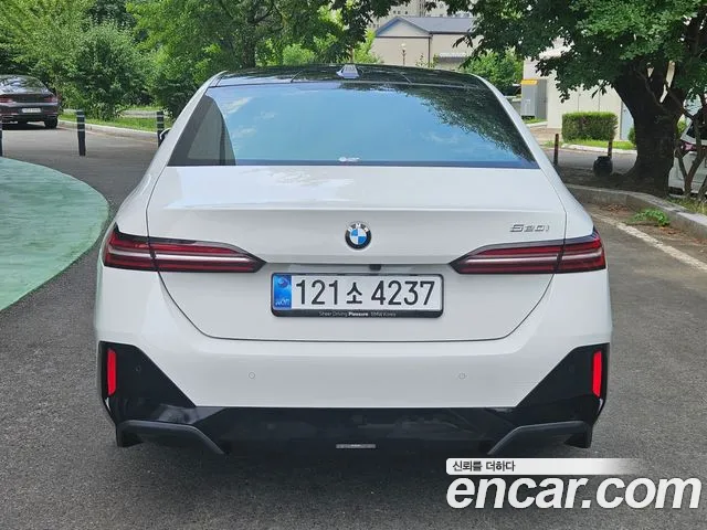 BMW 5-Series — Фото автомобиля 4