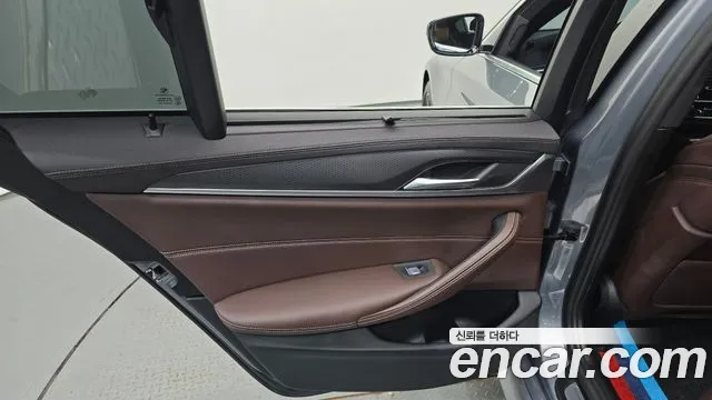 BMW 5-Series 5 серия (G30) 523d M Sport — Фото автомобиля 23