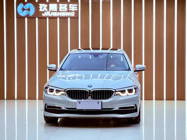 BMW 5 Series — Фото автомобиля 2