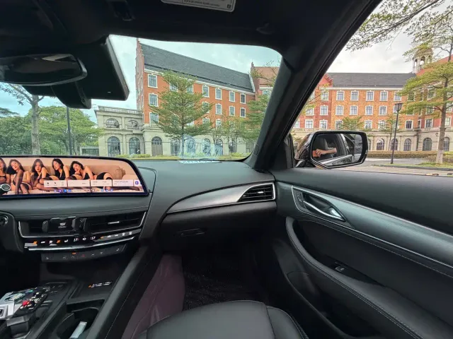 Cadillac CT5 — Фото автомобиля 14