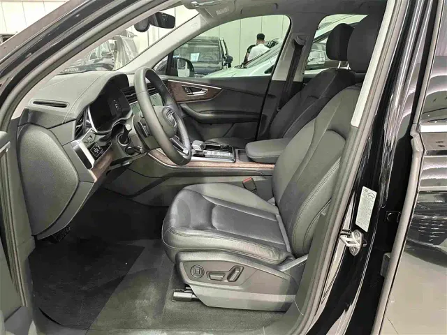 Audi Q7 — Фото автомобиля 7