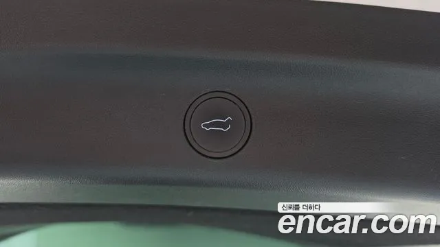Tesla Model Y — Фото автомобиля 20