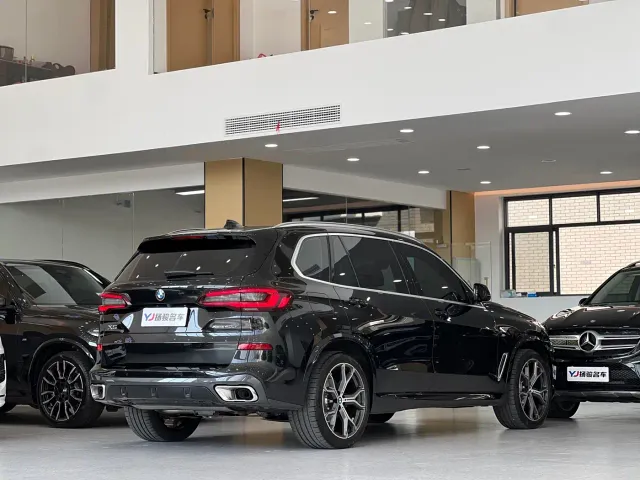 BMW X5 — Фото автомобиля 3