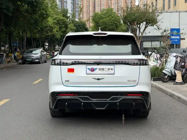 Dongfeng eπ 008 — Фото автомобиля 5