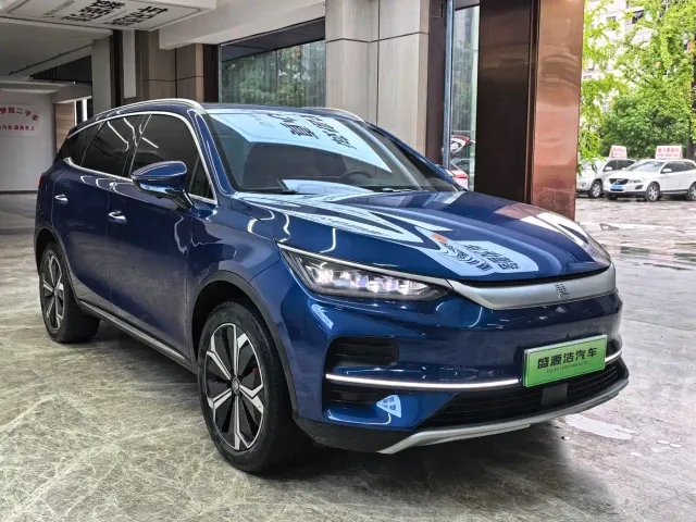 BYD Tang — Фото автомобиля 3