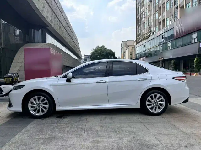 Toyota Camry — Фото автомобиля 8