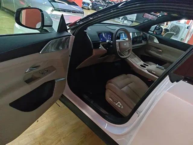 Xpeng G9 — Фото автомобиля 15
