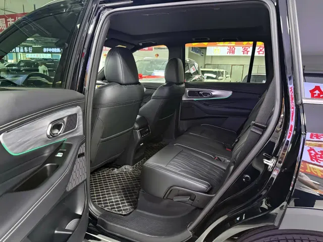 GAC Trumpchi GS8 — Фото автомобиля 9