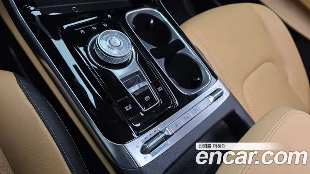 Kia Canival — Фото автомобиля 9