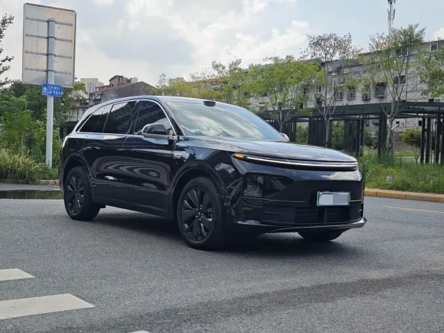 Li Auto L6 — Фото автомобиля 3