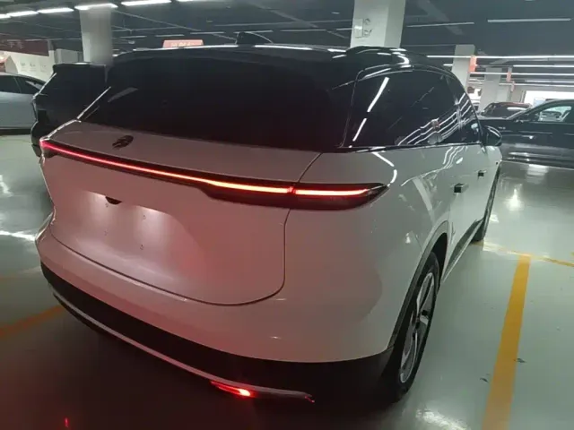 Nio ES6 — Фото автомобиля 4