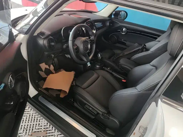 MINI Hatch — Фото автомобиля 14