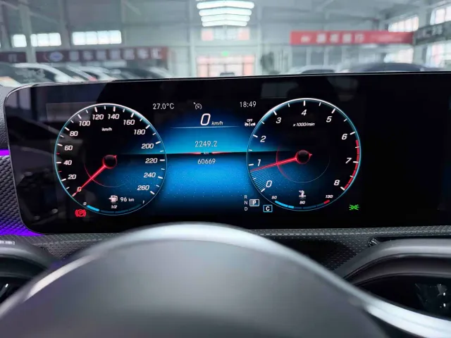 Mercedes-Benz A-Class — Фото автомобиля 11