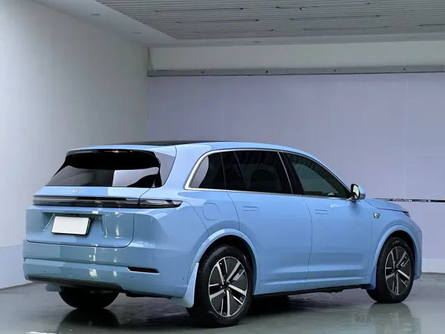 Li Auto L7 — Фото автомобиля 6