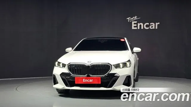 BMW 5 Series — Фото автомобиля 3