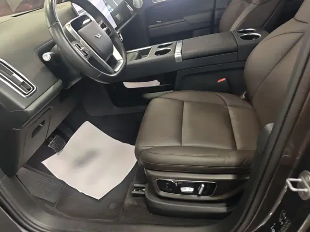 Li Auto L9 — Фото автомобиля 14