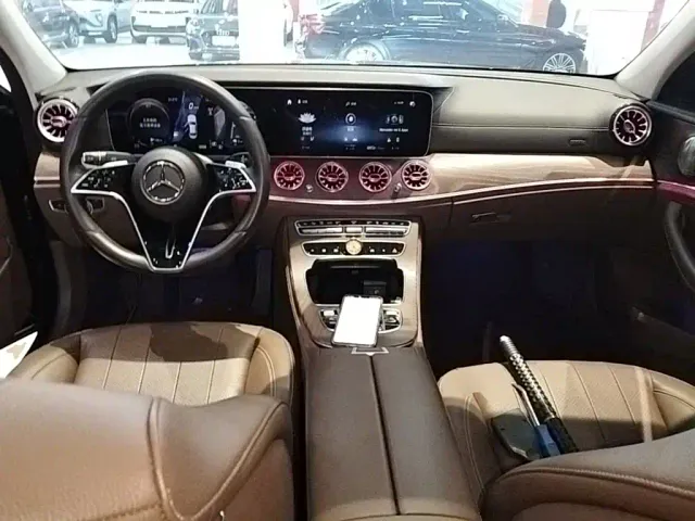 Mercedes-Benz E-Class — Фото автомобиля 9