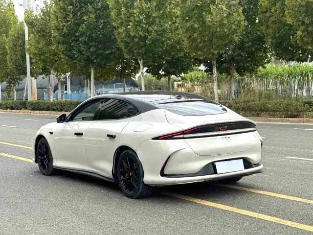 IM Motors L6 — Фото автомобиля 7