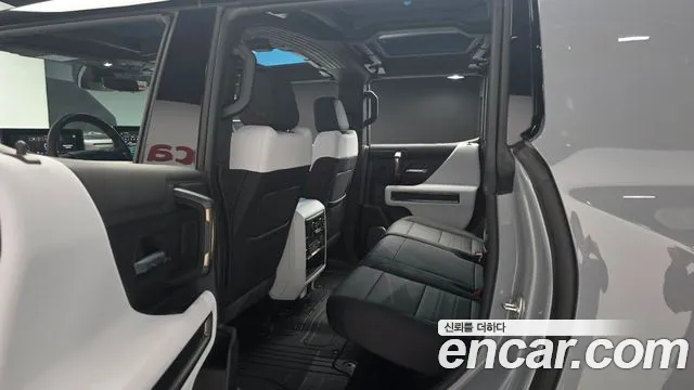 GMC Hummer EV — Фото автомобиля 11