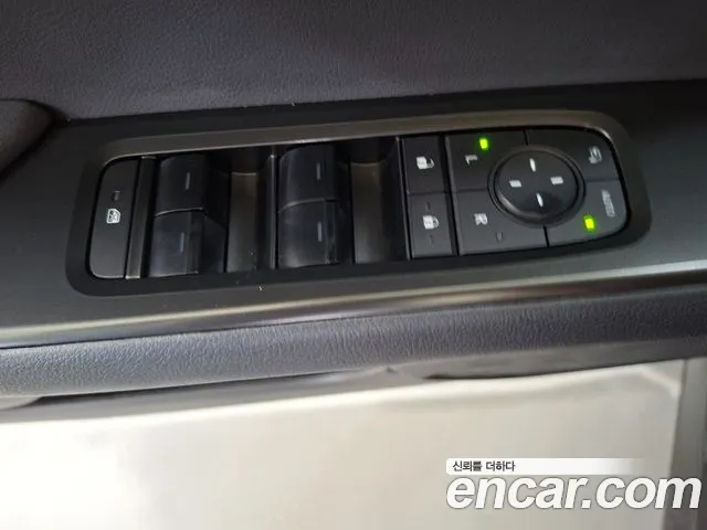 Lexus UX — Фото автомобиля 16
