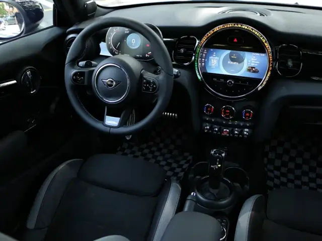MINI Hatch — Фото автомобиля 25
