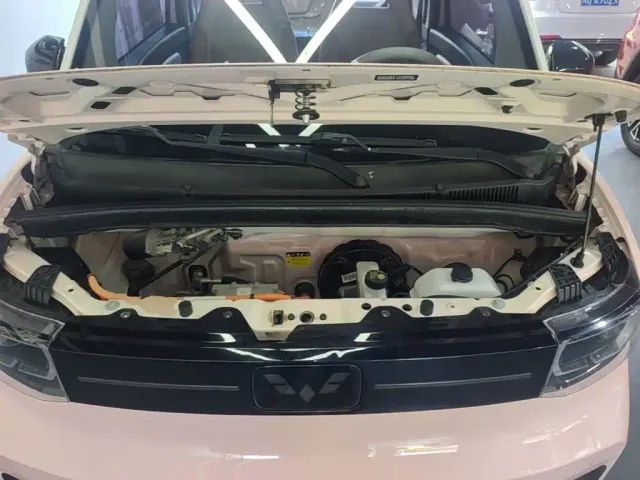 Wuling Hongguang Mini EV — Фото автомобиля 19