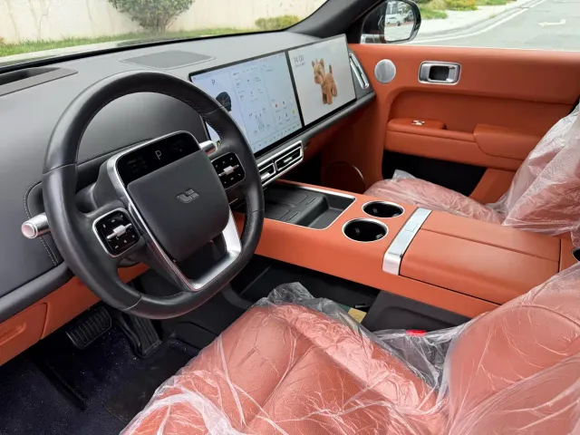 Li Auto L9 — Фото автомобиля 14