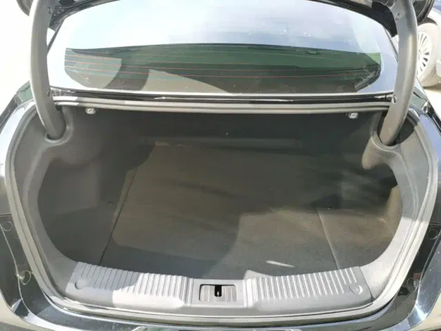 Hongqi H5 — Фото автомобиля 18