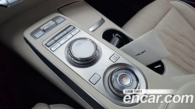 Genesis GV70 2.5T Бензин AWD — Фото автомобиля 9