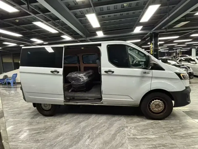 Ford Transit — Фото автомобиля 5