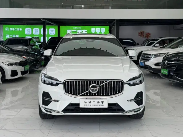 Volvo XC60 — Фото автомобиля 8