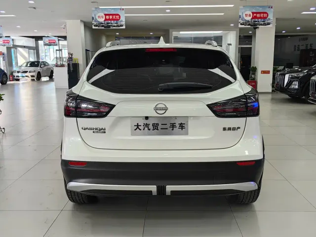 Nissan Qashqai — Фото автомобиля 4