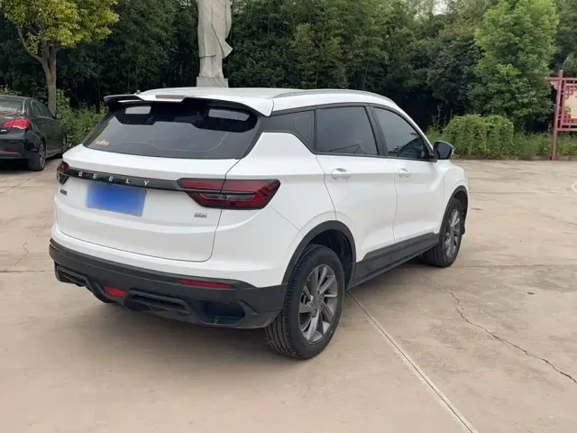 Geely Binyue — Фото автомобиля 8