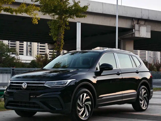 Фотография автомобиля — Volkswagen Tiguan L