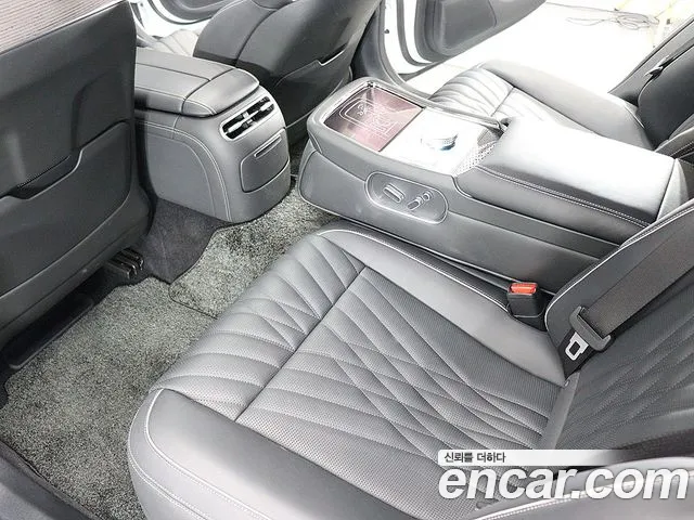 Genesis G90 Бензин 3.5 турбо AWD — Фото автомобиля 15