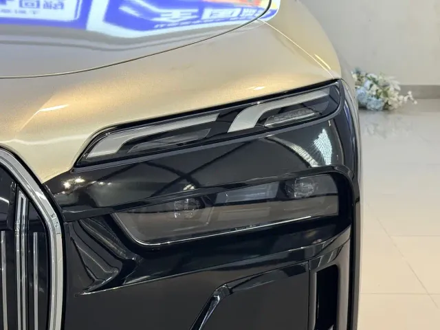 BMW 7 Series — Фото автомобиля 4