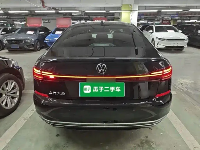 Volkswagen Passat — Фото автомобиля 5