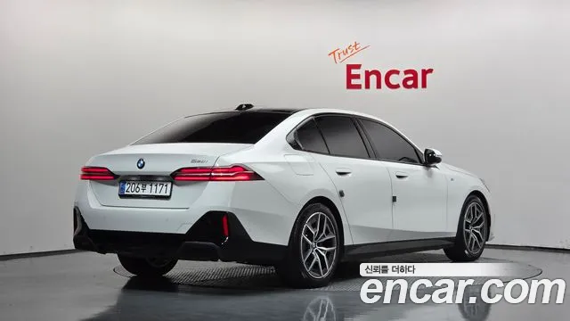 BMW 5 Series G60 — Фото автомобиля 2