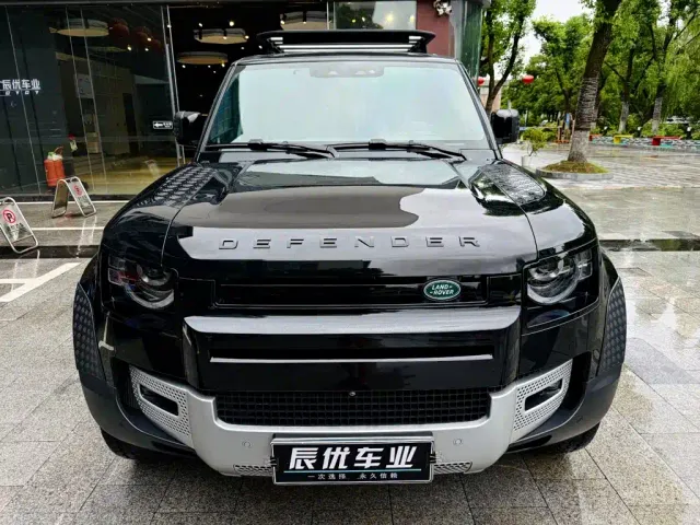 Land Rover Defender — Фото автомобиля 7