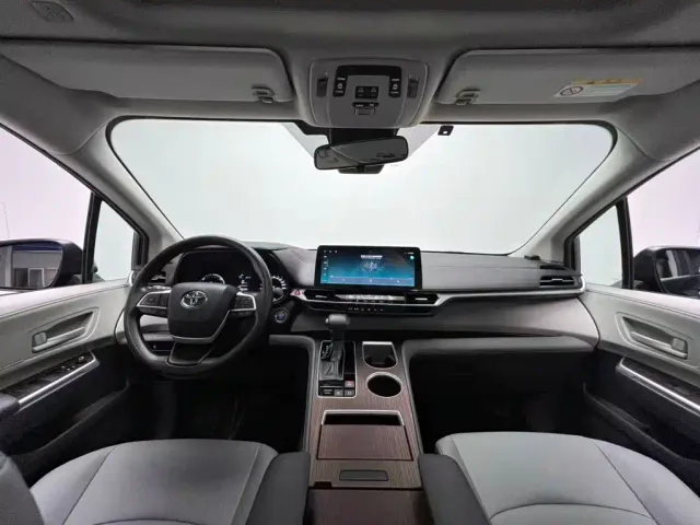 Toyota Granvia — Фото автомобиля 11