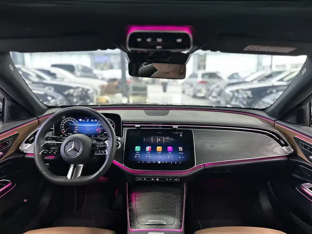 Mercedes-Benz E-Class — Фото автомобиля 5