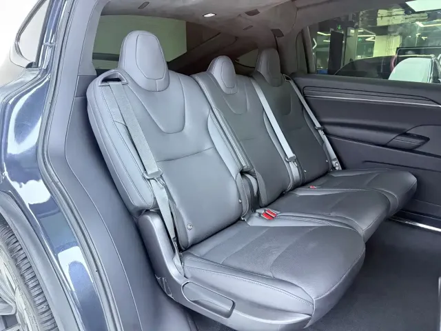 Tesla Model X 2023 Dual Motor All-Wheel Drive Edition — Фото автомобиля 13