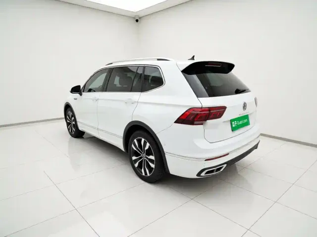 Volkswagen Tiguan L — Фото автомобиля 4